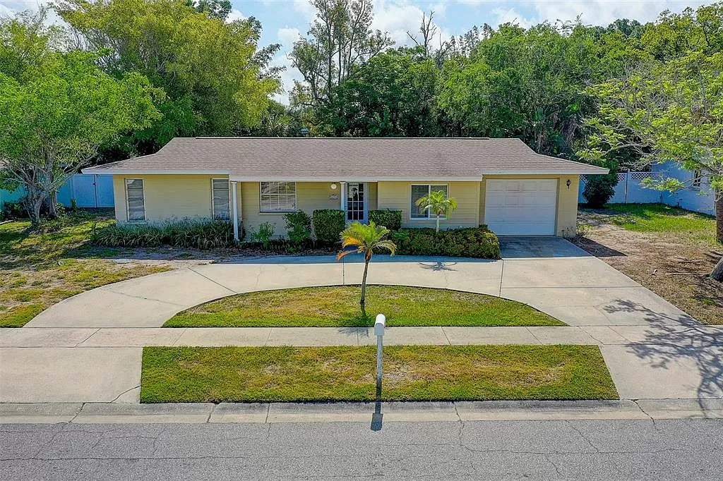 UK investor purchased this single-family rental property in Sarasota, Florida, with a DSCR loan from HomeAbroad.